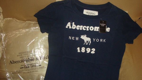 Camiseta Abercrombie feminina Azul