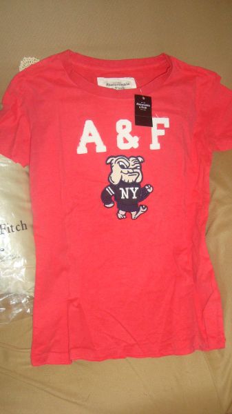 Camiseta Abercrombie feminina Vermelha